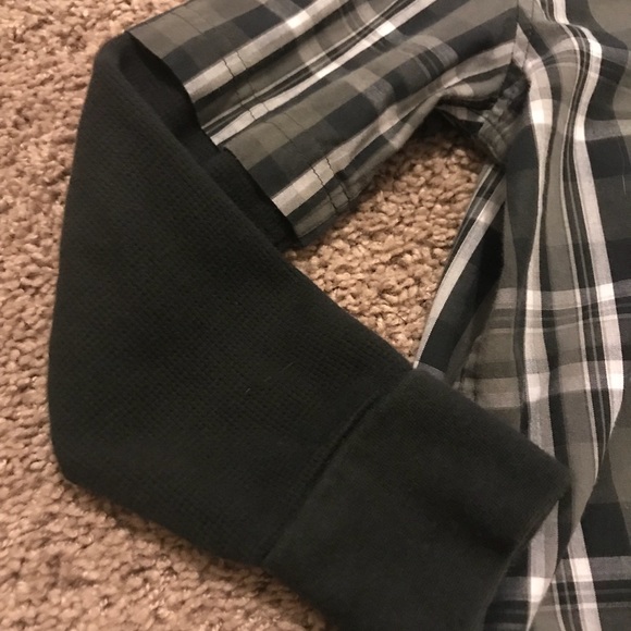 2 boys button down shirts. - Picture 6 of 7